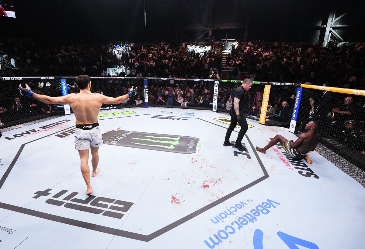 ufc's tweet photo. Making himself KNOWN 😤

MOST MIDDLEWEIGHT WINS - 2020 to Present
10 - Brendan Allen
08 - Dricus Du Plessis
08 - @Imavov1 📸

[ #UFCSaudiArabia | @RiyadhSeason | #RiyadhSeason ] https://t.co/6ZhVkfsfVU