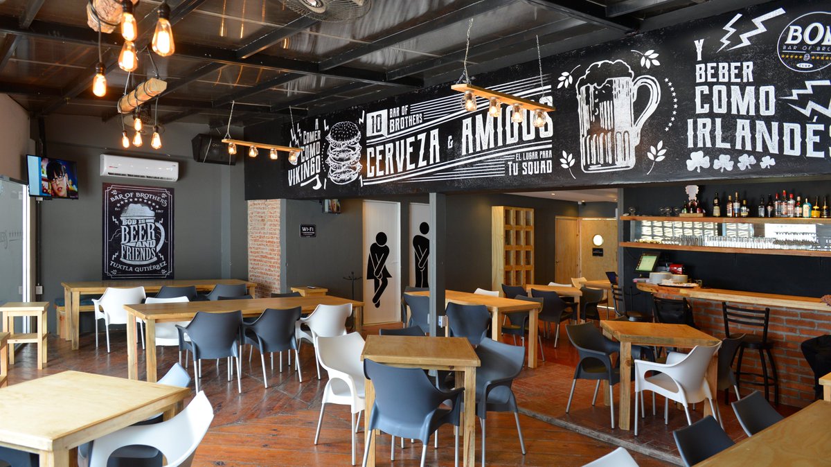 #Obras
B.O.B (Bar of Brother's).

Remodelación y ampliación de Restaurante-Bar, para 60 comensales en Tuxtla Gutiérrez, #Chiapas.

1) Vista principal.
2) Vista interior.
3) Vista interior.

#Celosía #Block
#Arquitectura #Architecture
#REArquitectos