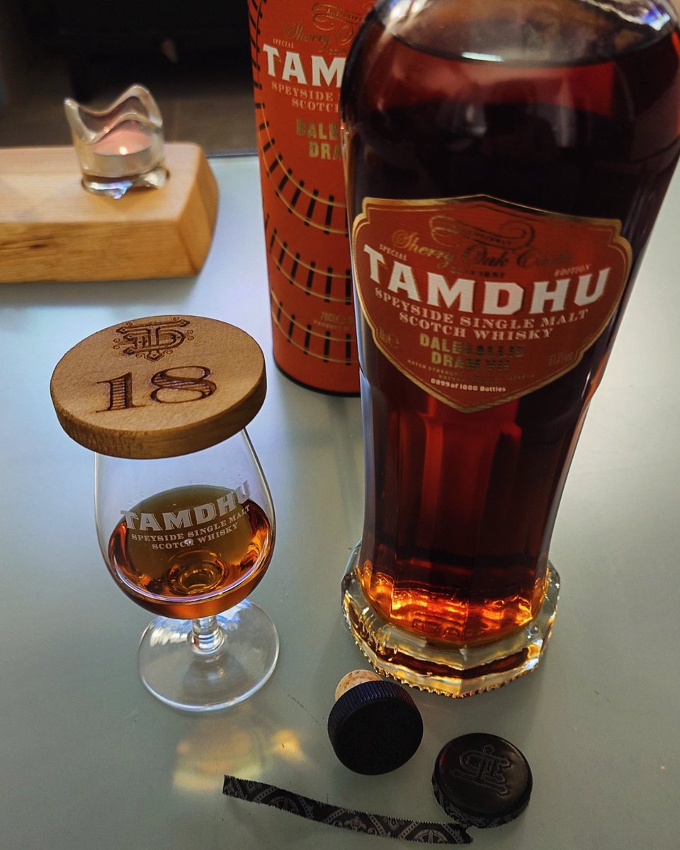 SpiritAndWood's tweet photo. It launched during @spirit_speyside #dram24 but I'm only just getting round to opening this bottle of @TamdhuWhisky Dalbeallie Dram VII. Every release in this series has been sensational - but it's a sensational distillery, isn't it. SlΓ inte all π₯ https://t.co/dq42fq8bYx