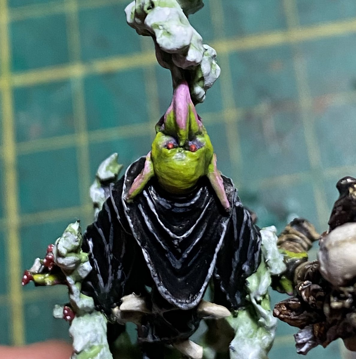 joshthepaintguy's tweet image. Almost done on the shaman now 

I love his little face 

#warhammer #theoldworld #orcs #WarhammerCommunity #Goblin #orcsandgoblins