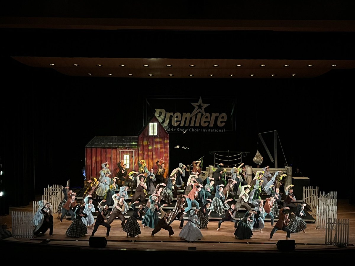 Our next finals group is the one and only 10th Street Edition! These lions are hungry like “Wolves” for a great performance!❤️🐺