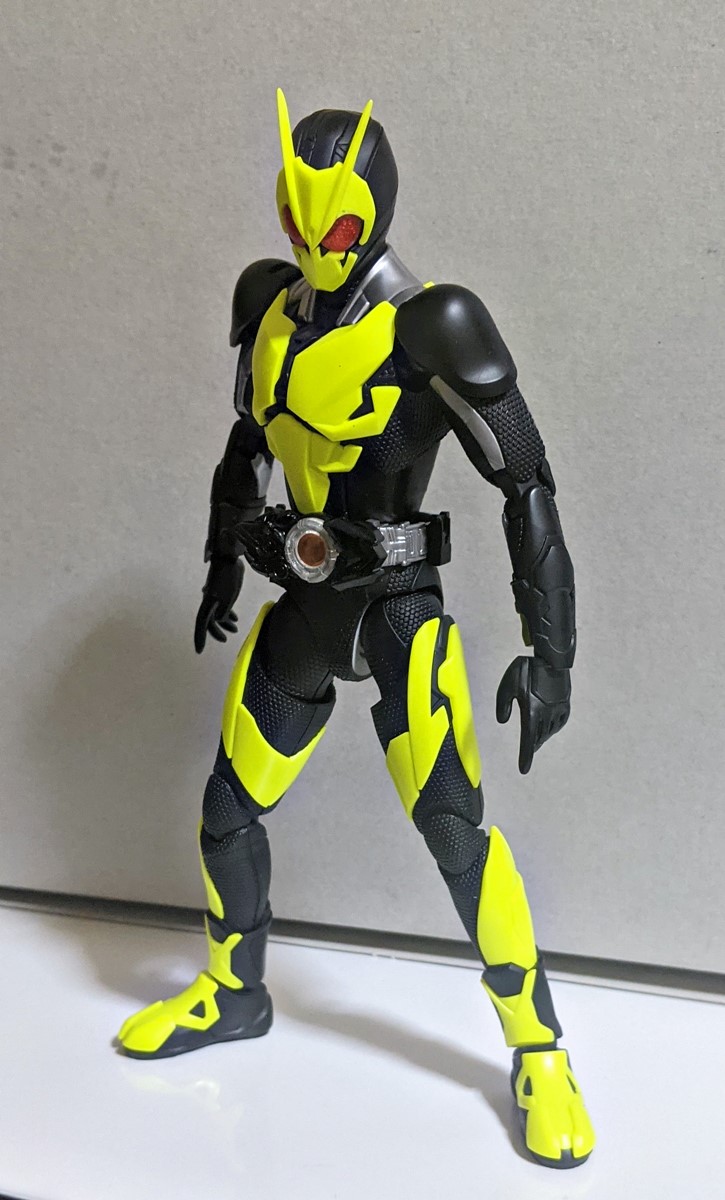 papasu67's tweet photo. フィギュアライズのゼロワン3

上瞼を厚くして目付きをもう少しキツめにする

補強も兼ねて下半身の隙間埋め
モールドかなくなるのはもったいないけど
塗り分けが面倒なのでレンズを別パーッ���置き換える https://t.co/0tNr8813ow