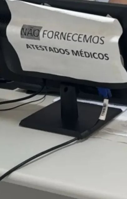 LuanaFerreraOfc's tweet photo. Me deparei com isso hoje , por favor senhores Médicos ou Médicas podem me explicar …o por que não fornecer o atestado médico a alguém que faltou no serviço pois está doente ou precisou levar um filho ou filha no médico ? 
Pois infelizmente sem atestado muitos ficam sem emprego😕 https://t.co/5Sb3NQI43Q