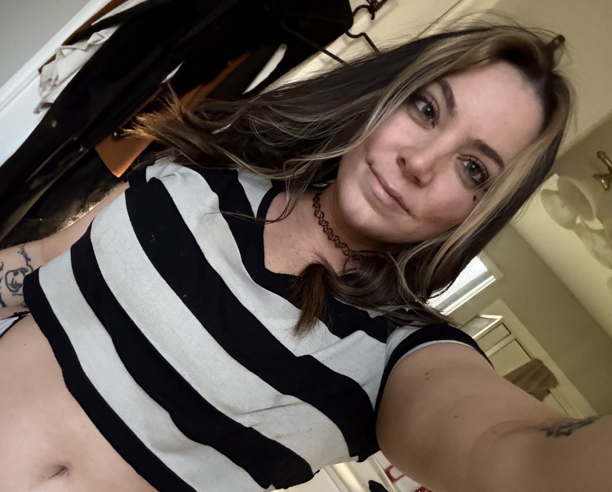 hi ◡̈

#SYPS tonight with a pretty lady special guest ◡̈ 8:30 CST kbye