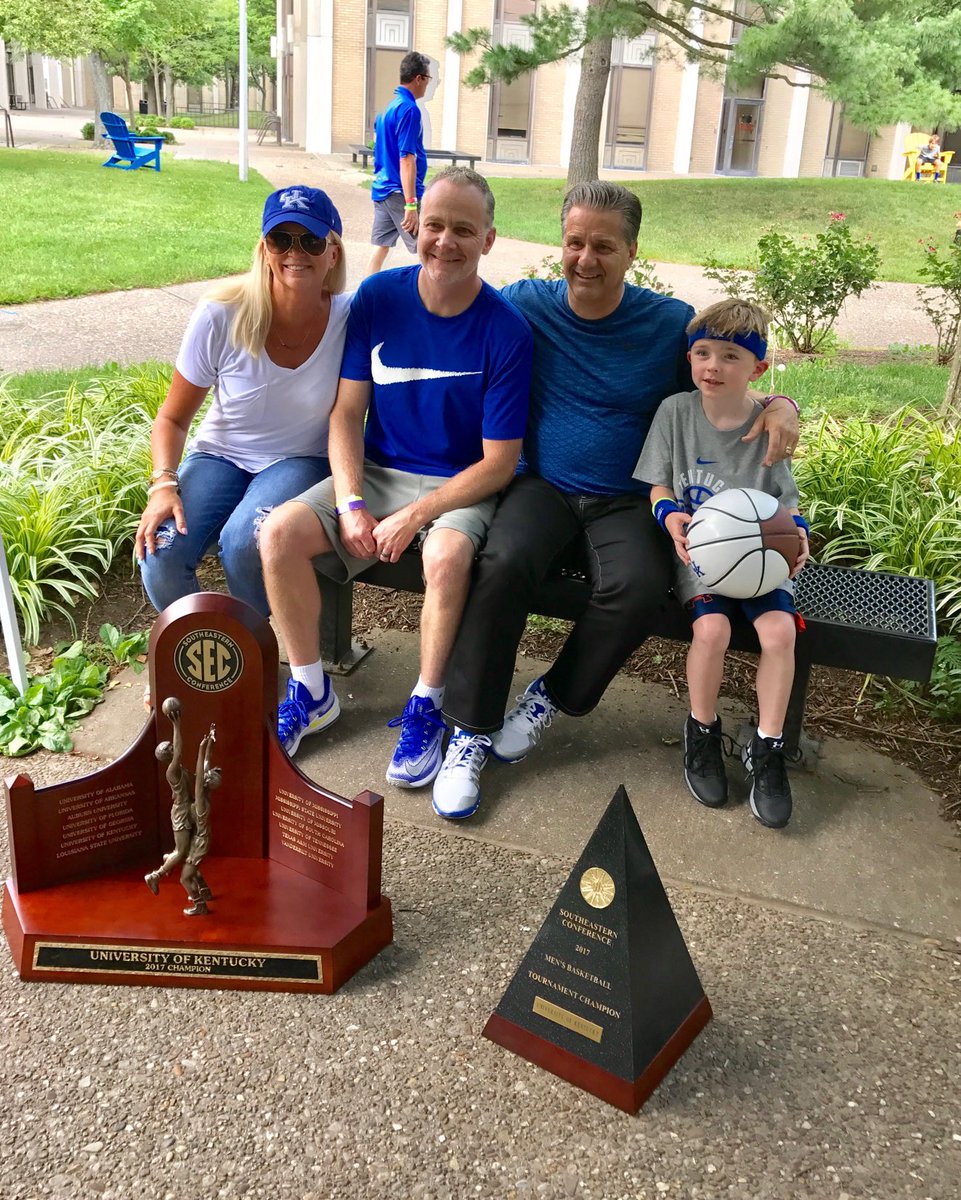 AmGolferBlog's tweet image. So odd to watch the ⁦@KentuckyMBB⁩ crowd boo ⁦@CoachCalArk⁩ … Such a great memory!