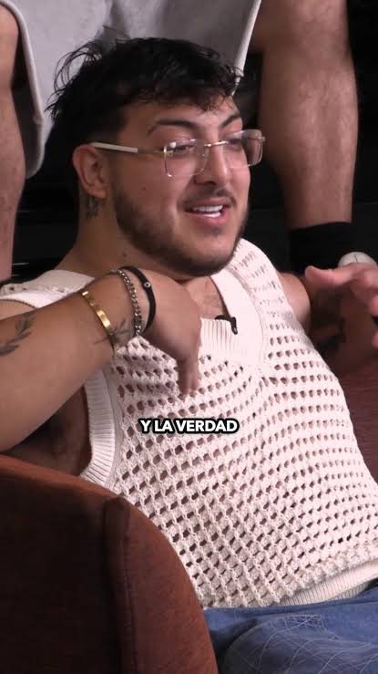 mx_axilas's tweet photo. #Axilas con vellos del cantante Adelaido Solis “Payo Solís”, vocalista del grupo Frontera. 🔥🤤 #armpitsgay https://t.co/Ja7S2qPNeJ