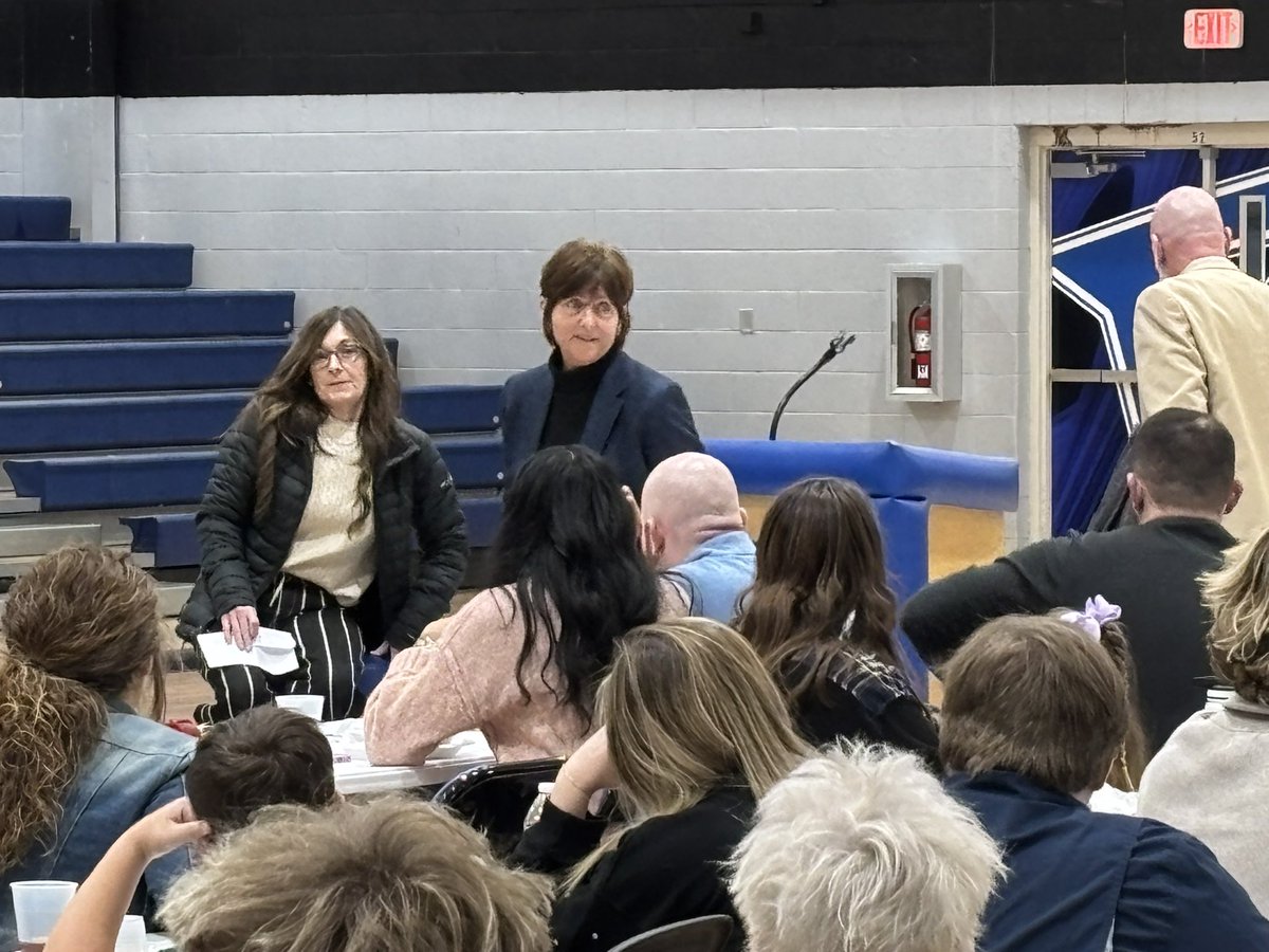 What A Night! Such a great evening celebrating our young men and their mothers and grandmothers! Maggie Corbin was a Grand Slam and such a great message and down to earth person! We also honored Tonya Fraley as this year’s Playing For A Cure Honoree. It’s Great to Be A Royal!!