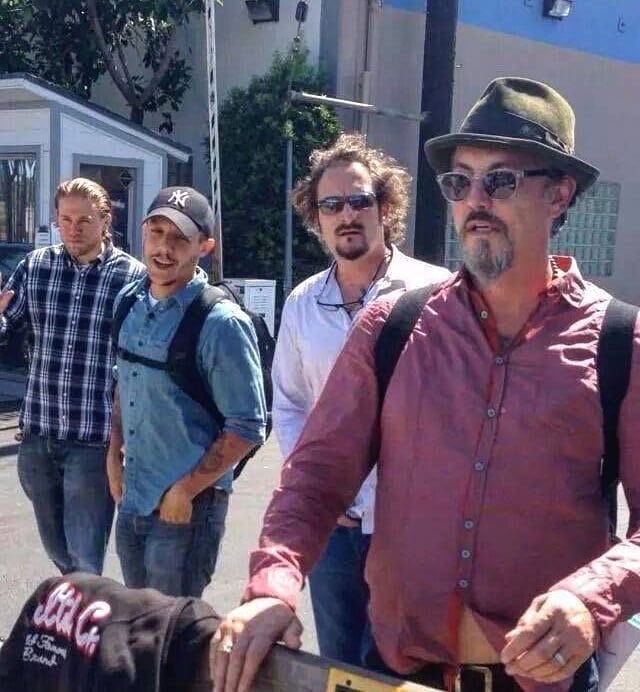 #SAMCRO #family #charliehunnam #jaxteller ⁦<a href="/Theorossi/">THEO</a>⁩ ⁦<a href="/KimFCoates/">Kim Coates</a>⁩ ⁦<a href="/TommyFlanagan/">Tommy Flanagan</a>⁩ 
#juiceortiz #tigtrager #chibstelford #reapercrew
#redwoodoriginal #brothersforever #outlaws #behindthescene #redwoodoriginal #leathers #charminglife #jackieboy #tellermorrow