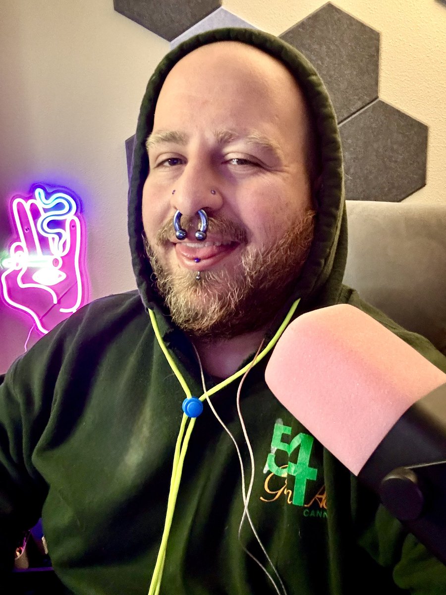 NeonMusubi's tweet image. Attempting 100% in Borderlands 3...
Join me!
twitch.tv/NeonMusubi
#smallstreamer #borderlands3 #twitch #neonmusubi