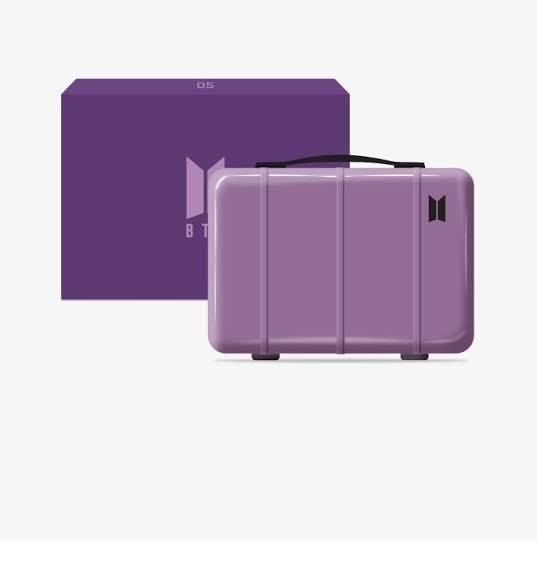 ArmiMom's tweet photo. #Armimom_sells
wts lfb onhand  ph

BTS Merch Box 5 Outbox and Luggage only
₱3000 PAYO 
+ pf + sf

- good condition
- never been used

MOP: gcash/maya
MOD:  flash xpress
📍 Negros Occidental

🏷️ Bts Rm Jin Suga Jhope Jimin Taehyung Jungkook luggage mb5 https://t.co/iAropoa8x9