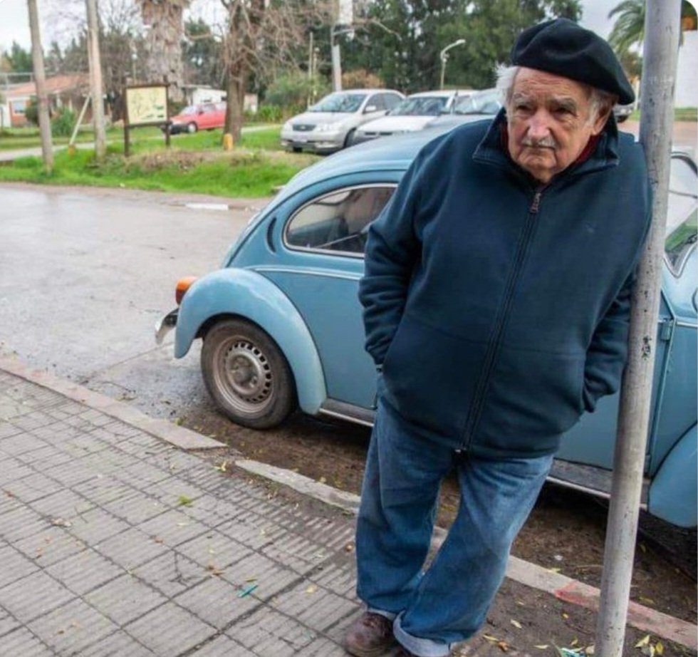 "El peor enemigo de un pobre es otro pobre que defiende al rico que los hace pobres a los dos" 
 Pepe Mujica