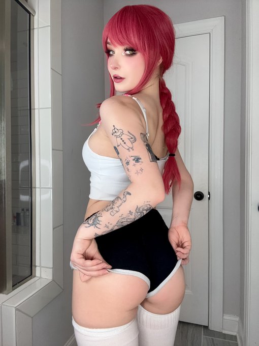 say yes if you want to see more pics 📸 https://t.co/K8Vtmsx7Pr