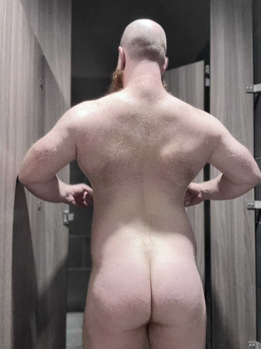 tophglee's tweet photo. Had to hit the gym before heading to Vegas this morning https://t.co/dNwhwTsQmt