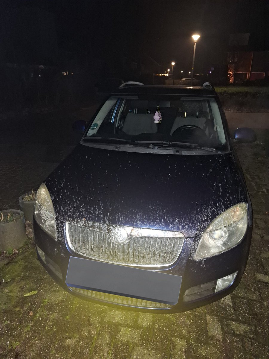 bellaviola_'s tweet photo. @RWS_ON is dit de bedoeling als jullie strooien met zout? Dat je niks meer ziet en je hele auto eronder zit?🤔 https://t.co/YVgIzDRuB8