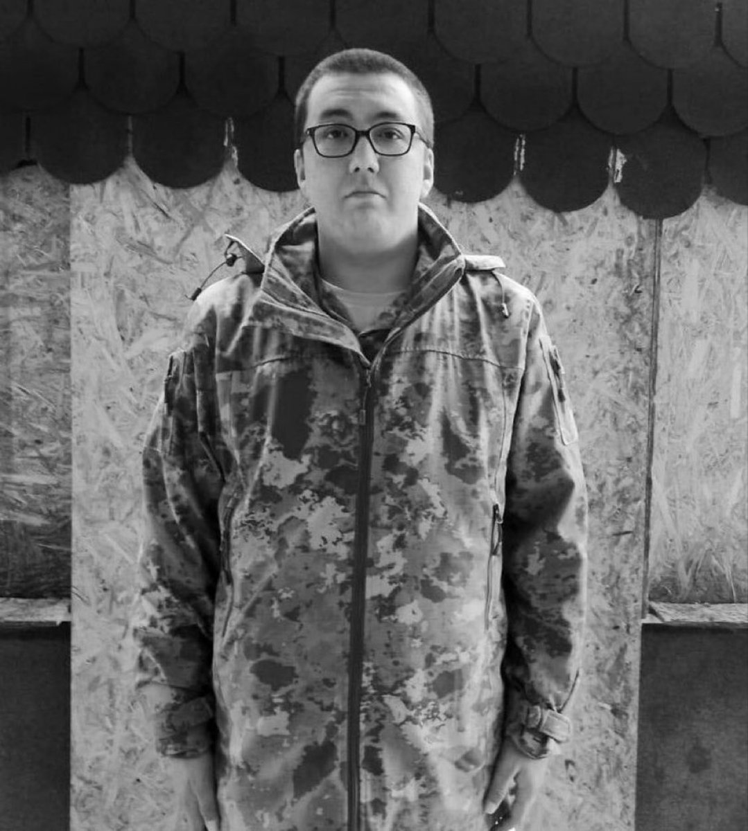 🇹🇷Şırnak, Cizre’de hudut karakoluna yapılan havan saldırısında Piyade Er Tarık Tarcan, tam 2 yıl önce bugün Şehit düştü…

❗️Türk çocuğu! Senin ve yurdun için can veren ulu Şehitlerini unutma!