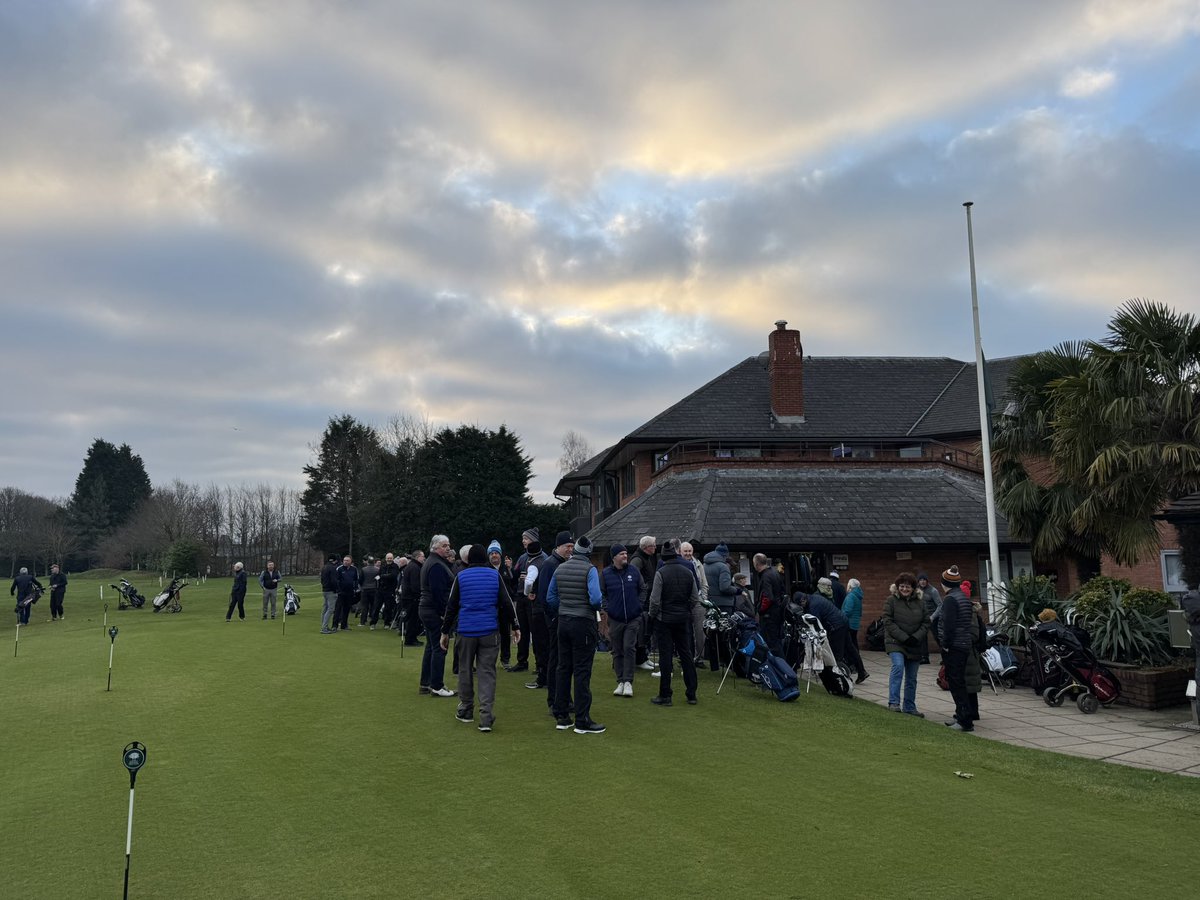 leeavy's tweet photo. Rusty Nail, Captain’s Drive In, Rail a 30 foot putt in to win match on last hole ✅
Bit of Snooker Loopy ✅
Moss Lane Mecca & a #FergieTime winner on Road to Wembley for our @altrinchamfc ✅
Rugby at the Railway followed by a Ruby Murray ✅
#SuperSaturday
#StickAForkInMe https://t.co/3LRViK3thP