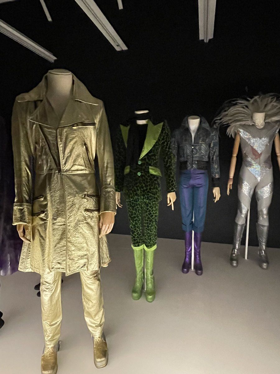 MaxWrightSCAD's tweet image. Hey! Just wanted to remind y&apos;all that @SCADdotedu’s TVFest is starting in 5 days and I highly encourage y&apos;all to get tickets. I also highly encourage you guys to check out the excellent Sandy Powell exhibit at @SCADFASH while on campus. #scad #scadtvfest #scadfash #sandypowell