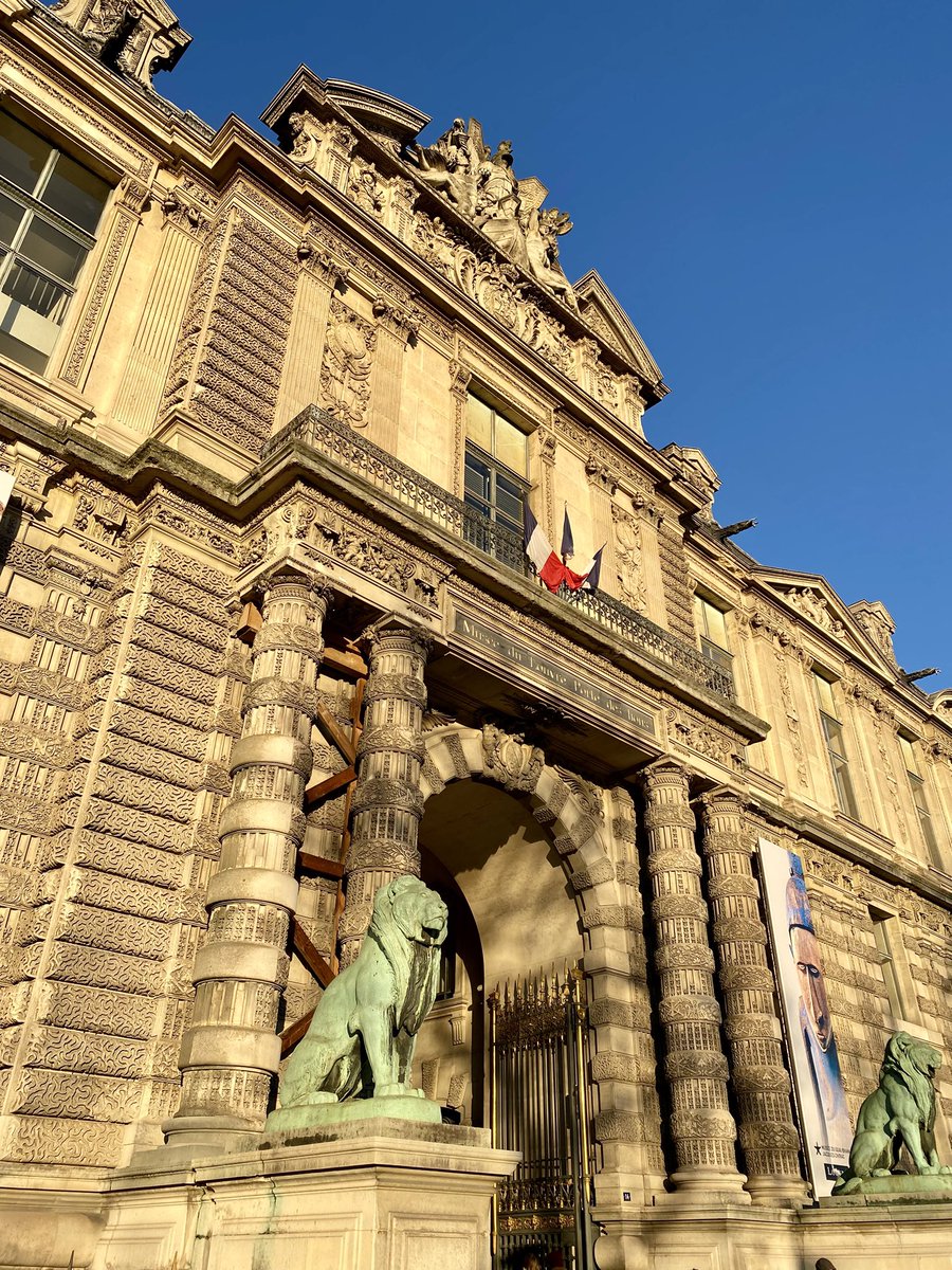 Guiguiii94's tweet image. Le Louvre est étayé. Mais ça, ils évitent d’en parler. Tout sur la Joconde, la nouvelle entrée… des problèmes bien secondaires mais qui flattent davantage l’ego.