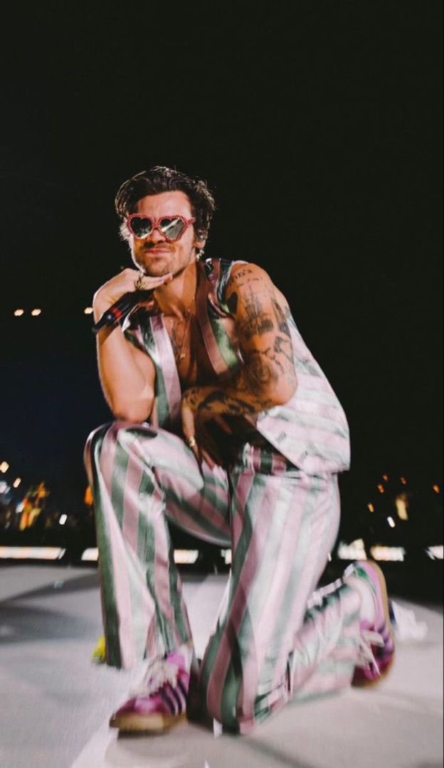mandymayer's tweet photo. Happy birthday to this handsome one!! 😍🥳 
I love you!!  @Harry_Styles  ❤️   #HappyBirthdayHarryStyles #HappyBirthdayHarry https://t.co/TXASUY6wl1