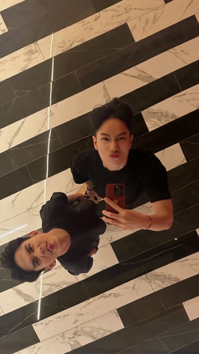urxiaolong's tweet photo. abang pilih yang mana ~ https://t.co/4wPT7GOk26