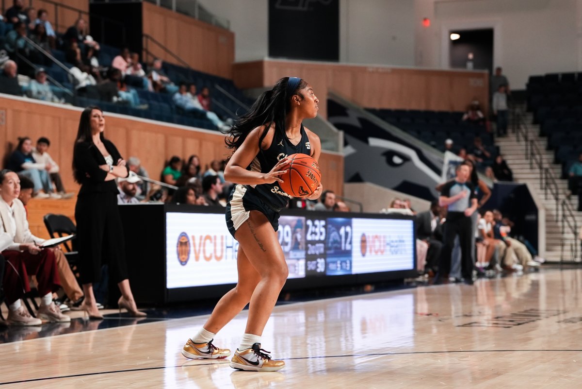 𝐁𝐔𝐂𝐒 𝐖𝐈𝐍!! 𝐁𝐔𝐂𝐒 𝐖𝐈𝐍!!

For the first time since 2005, the Buccaneers have won four games in a row during the regular season in conference play!! 

📰 bit.ly/40G8xfR

#ClimbTheLadder // #BucStrong