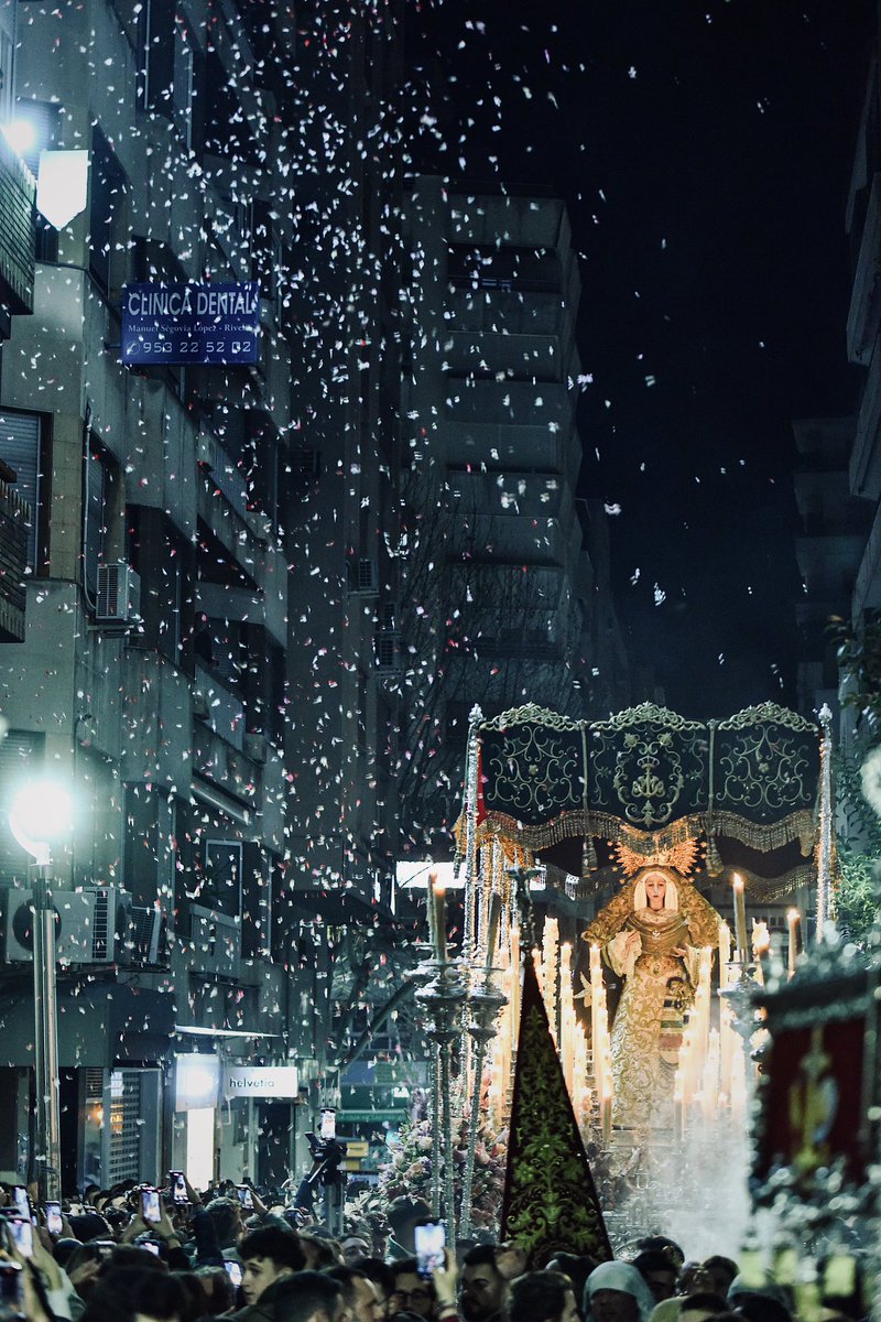 De regreso al barrio.

@HdadPerdonJaen 

📸 <a href="/_peedrojesus1/">Pedro Jesús</a>