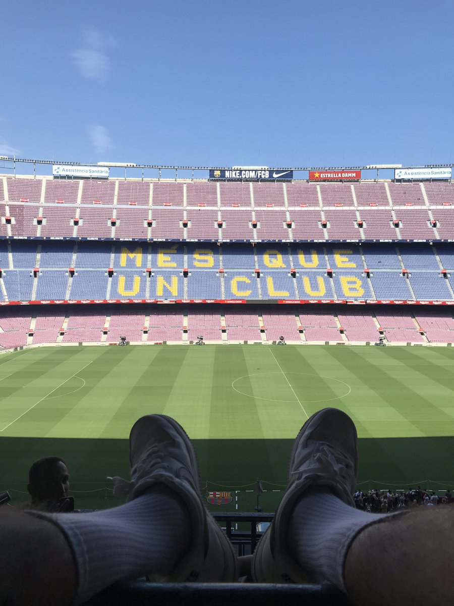 Coyoteeeh's tweet image. supportez qui vous voulez 
on s’en bat les couilles