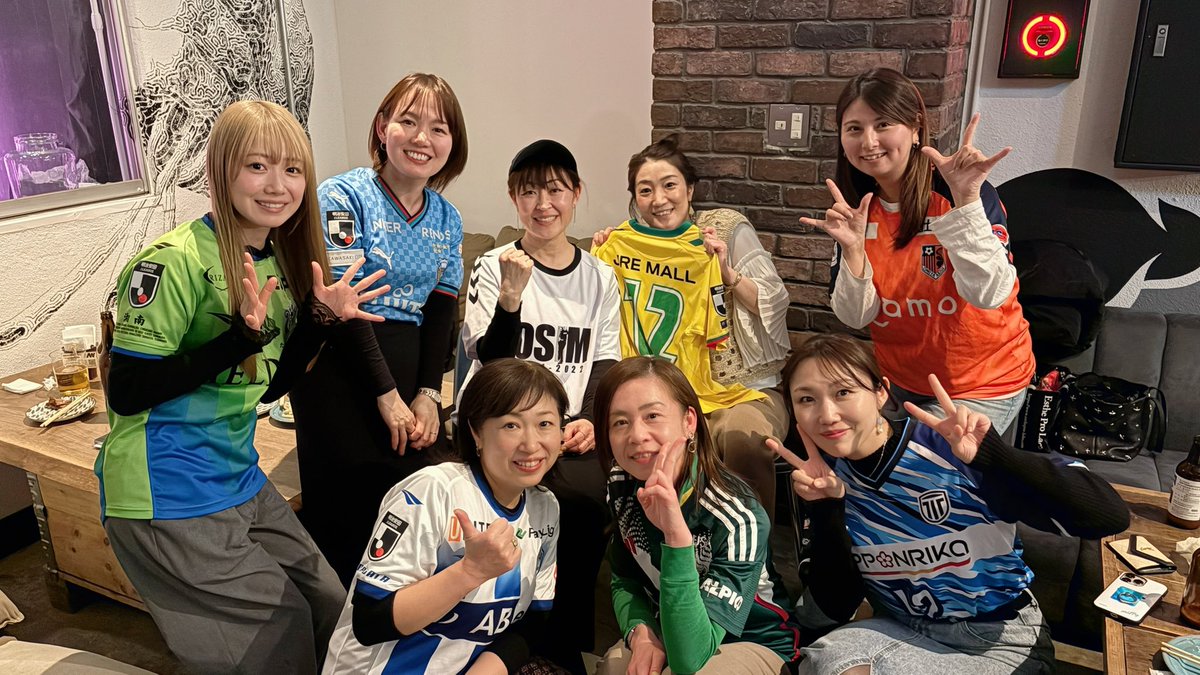 『2025J.VOICE 
　　キックオフサミット 蔵前大会』
今年集合できた女性陣！
今シーズンも全力で頑張ろっ🎤

#jvoice2025
#jefunited #スタジアムDJ 
#jvoice #Jリーグ