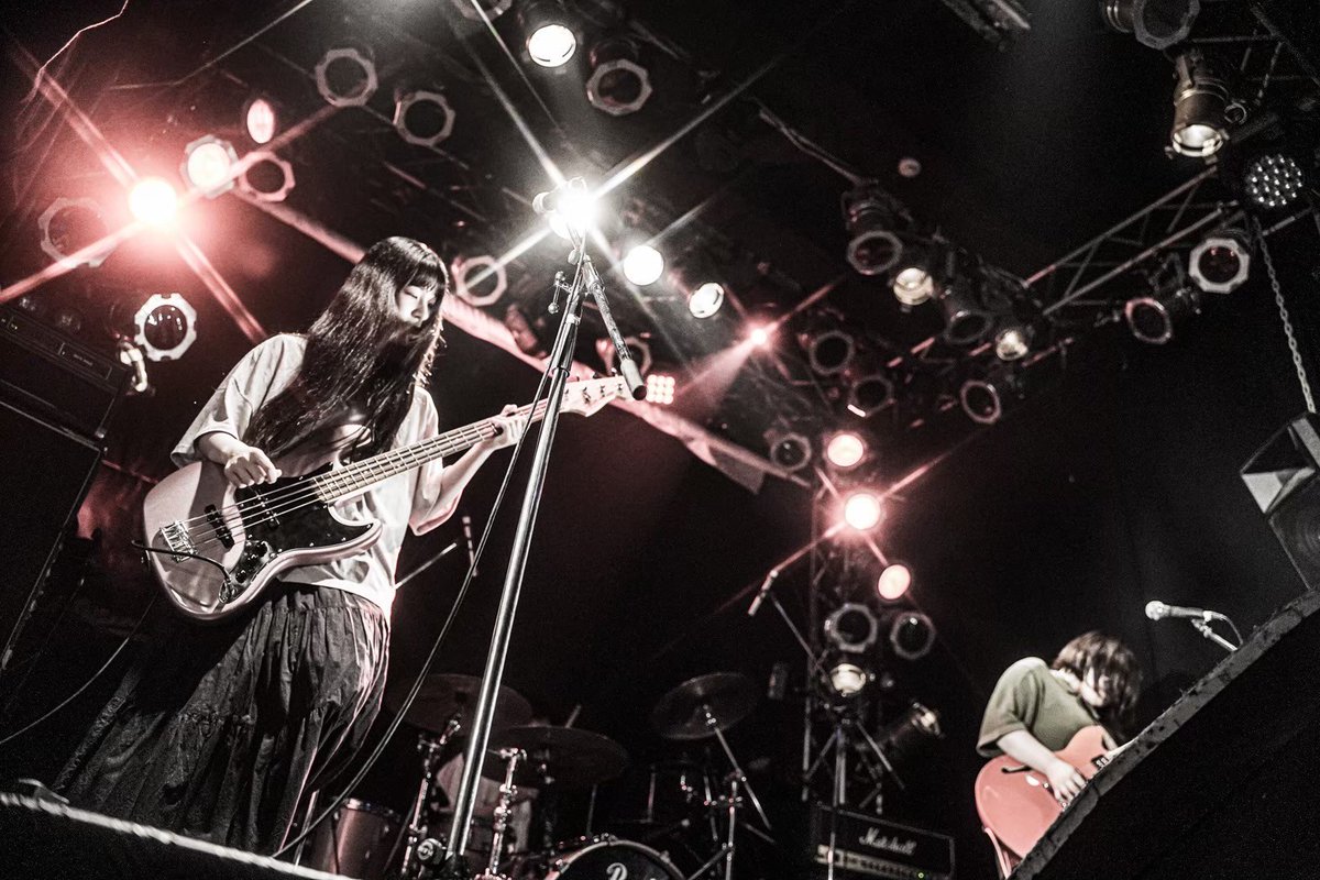 sun_bandinfo's tweet photo. 2/11(火祝)「Landmark」リリースイベントまであと少しということで、

「1st mini album 「Lamdmark」の各曲にSUNがいつもお世話になっている人からコメントをいただく企画」

を行います！

各曲へのコメントを投稿します！
要チェックです👀
👇「Lamdmark」配信中👇
https://t.co/Jisvcj0rzO https://t.co/V8gaKOkBcG