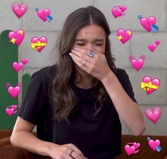 Onyx Storm SPOILER GIGANTE 🚨

.

.

.

.

.

.

saber que o Xaden tava aquele tempo todo carregando o anel no bolso nervosinho e com medo de pedir a Violet em casamento me deixa toda bobinha apaixonadinha e ele ainda CONTOU PRO PRIMO 😭😭 Xaden the man you are