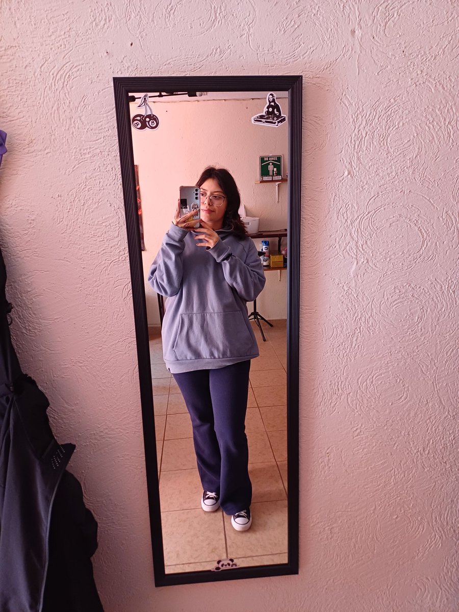 asteringirl's tweet image. Ya que el contenido valió... Ahora subiré fotos mías ☝🏻