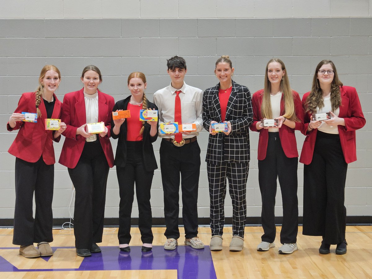 The #HPCStorm Speech Team has had a great beginning to their season. After hosting their own meet 2 weeks ago, they competed last week at Thayer Central. Today at Hampton, every event the Storm competed in placed in the top four! Huge shout out to our seven speakers!