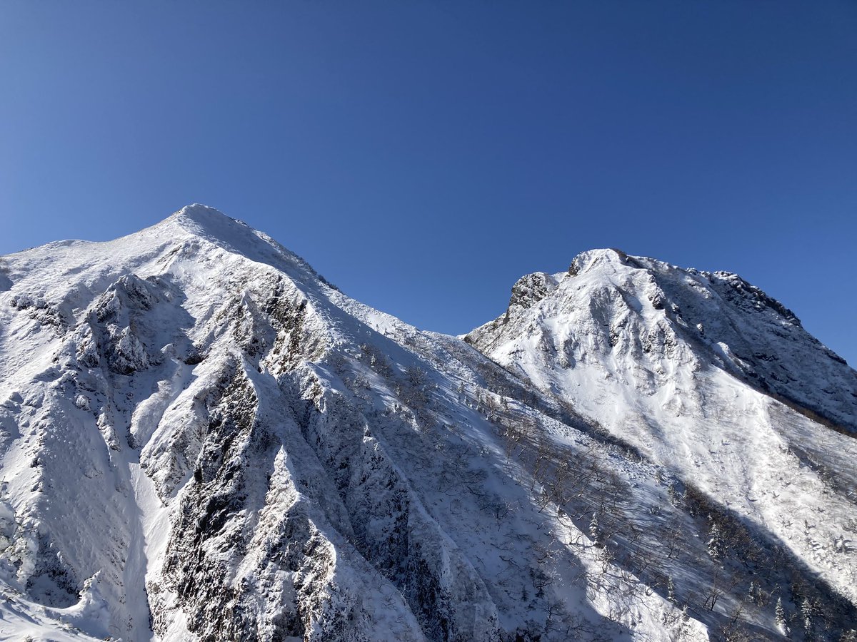 Nextstyle38's tweet photo. 今シーズンの目標、厳冬期　赤岳(2899m)を登頂！ https://t.co/p6wG2nHZUl