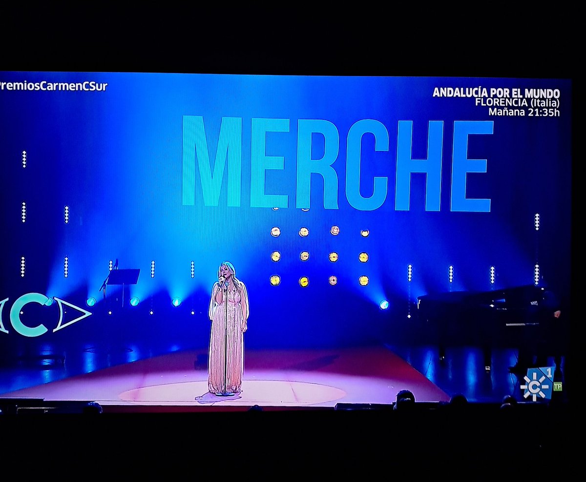 RafaAlmagroS's tweet photo. Impecable actuación de @MercheOficial en los #PremiosCarmenCSur que bonito momento,que vozarron!!
Haces magia Merche! 😘😘❤️ https://t.co/3hRQ10GRQm