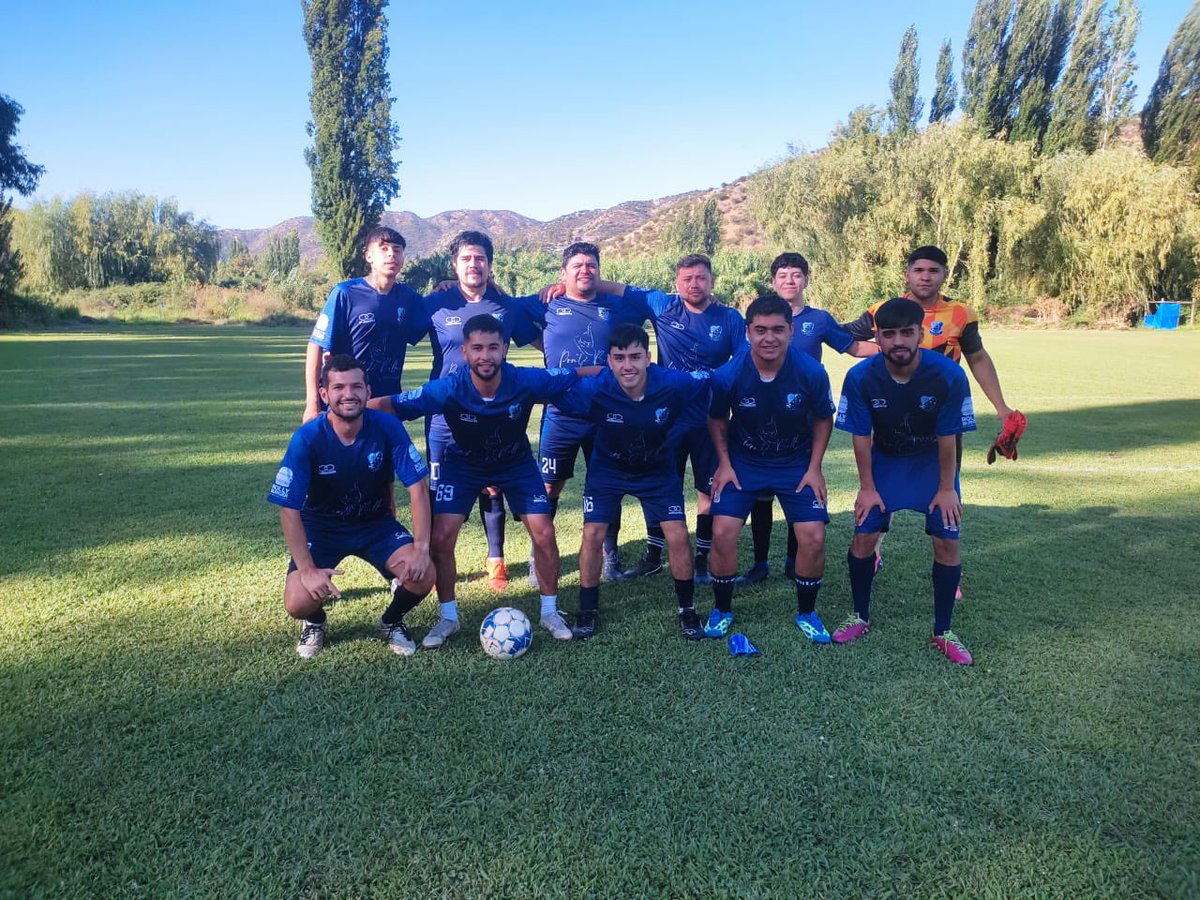sinmiedocsd's tweet photo. Triunfo 2-1 en beneficio realizado en Calle medio vs #amigosderequegua

@god.frey_ssj ⚽️ 
@liz_ordep ⚽️ 

#sentimientosinmiedo https://t.co/PWgaNp74md