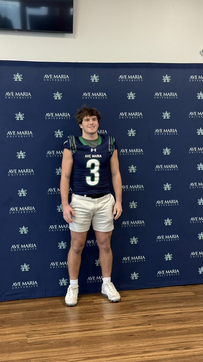 Had a great time at a visit to <a href="/GyreneFootball/">Ave Maria Football</a> <a href="/avemariauniv/">Ave Maria University</a> ! Thank you to coach <a href="/McgarrahCoach/">Coach Jarvis McGarrah</a>, <a href="/CoachMillyRock/">Coach Millhouse</a> and , <a href="/JoePattersonAMU/">Joe Patterson</a>. I loved the campus and the team environment! #goldenstandard
<a href="/CoachStarkey20/">Christopher Starkey</a> <a href="/ArlenHarrisSr/">Arlen Harris Sr.</a> <a href="/JPRockMO/">JP Rock</a>