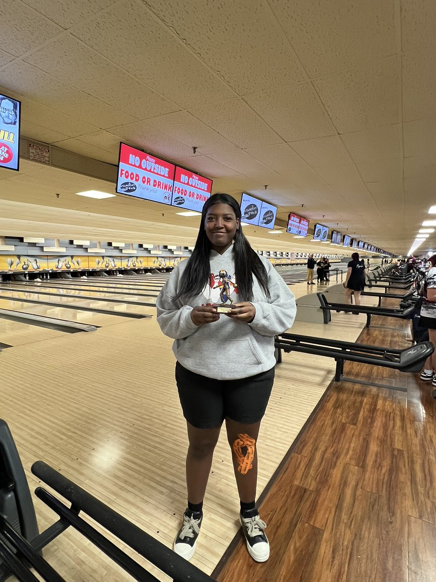 Metea Bowling💛🐴🎳🖤 (@mvhsbowling) on Twitter photo Great last regular season tournament! Mya Moore is the overall champion & Jade Williams finished 21st overall! The team placed 5th with their High series for the season! Very proud of these athletes!! On to Regionals! <a href="/MeteaAthletics/">Metea Athletics</a> <a href="/meteavalley/">Metea Valley HS</a> Great last regular season tournament! Mya Moore is the overall champion & Jade Williams finished 21st overall! The team placed 5th with their High series for the season! Very proud of these athletes!! On to Regionals! <a href="/MeteaAthletics/">Metea Athletics</a> <a href="/meteavalley/">Metea Valley HS</a>
