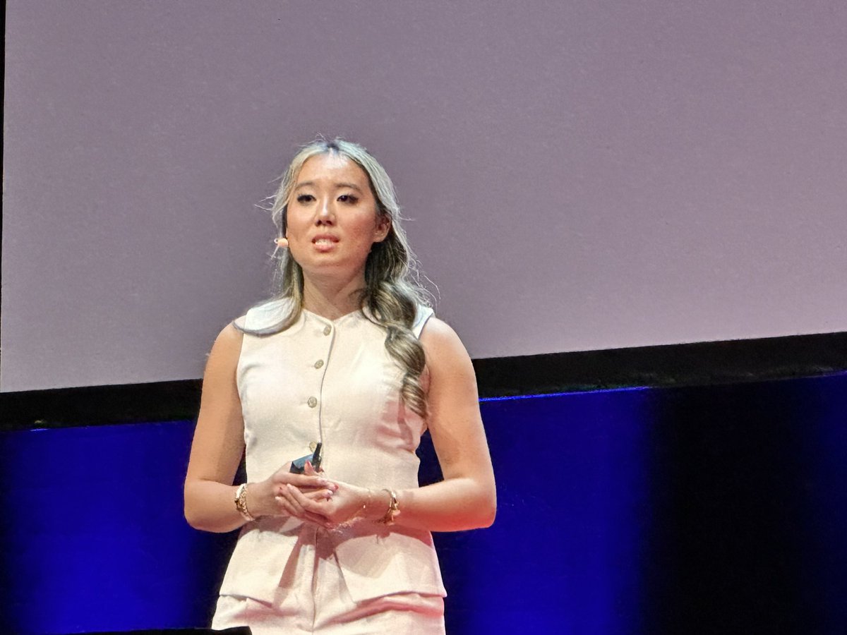 Renee Blodgett tweet media