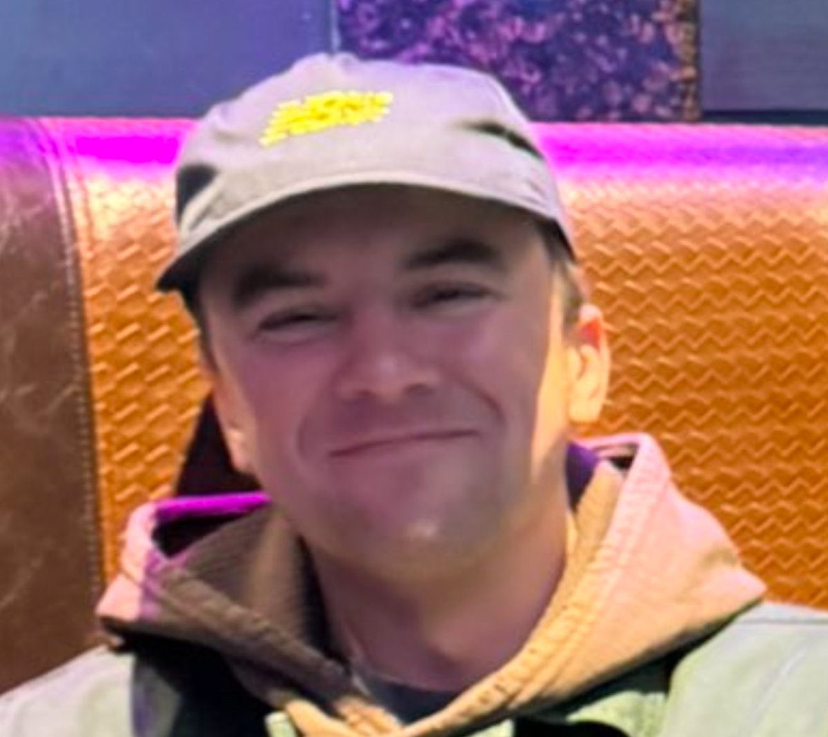 Glink_182's tweet photo. @BICKEL_17 Who’s this Mr Rogers lookin ass ? https://t.co/cLHo9qs2tN