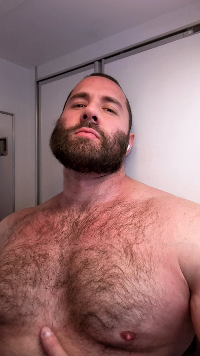 onlyfans.com/Bear_Girth 
#bear #musclebear #hairy #hairyman #muscle #oso #urso #hairy  #hairyguy  #musclehairy #musclebear #bodybuilding #testosterone
