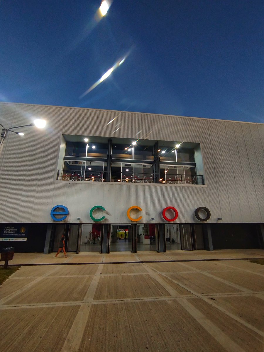 Qué placer contar a Florida en su casa grande, uno de los estadios más lindos del país.
Ahora relata Braian Méndez. 
A las 22 con todo el equipo contamos el partidazo de mayores.

Nos escuchan acá:
fmlibertador.com

#FútbolFloridaRadio
Los esperamos.