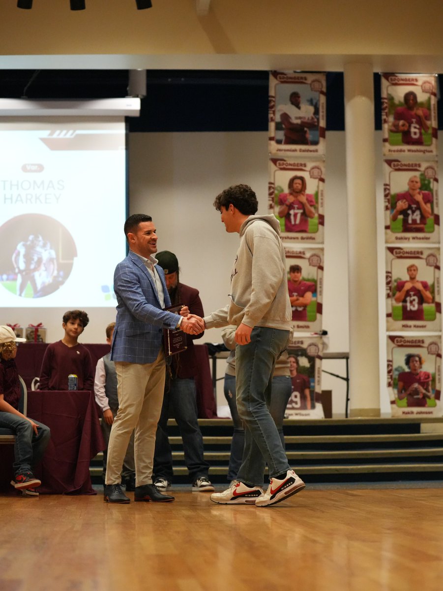 tshs_football_'s tweet image. AdventHealth Player of the Year

Thomas Harkey 🏆

A student athlete that recognizes excellence in athletic performance and dedication to health and well being. 

#Spongers100 #TarponPride