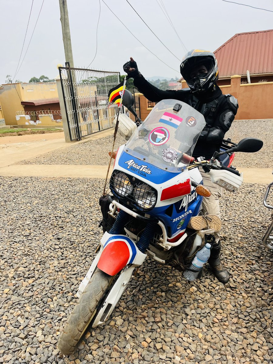 He is in safe hands 🙌 😉🤩🤩He has safe passage thru Mbarara City, Ankole, western Uganda 🇺🇬 Very nice guy. We wish him well. Good will ambassador for Africa!