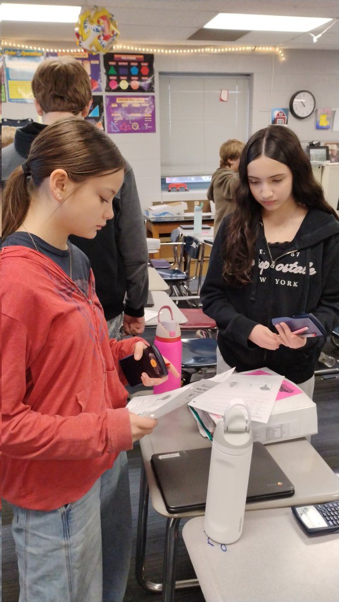 MrsDouglas3isd's tweet image. Using an @AVID4College #WICOR strategy give-one-get-one as we practice solving problems using proportional reasoning. @BinghamBears #BearsRising @ISDSchools #ISDMath #ISDStrong