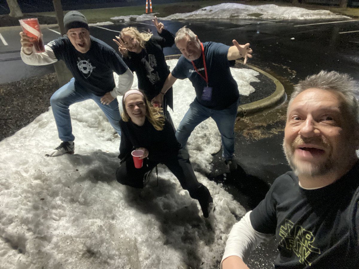 KyleColby's tweet image. Chillin in Dayton with these knuckleheads. @JayHickmanMD @oliviaswasey @MiniMonstress @swapmonster #Ohayocon