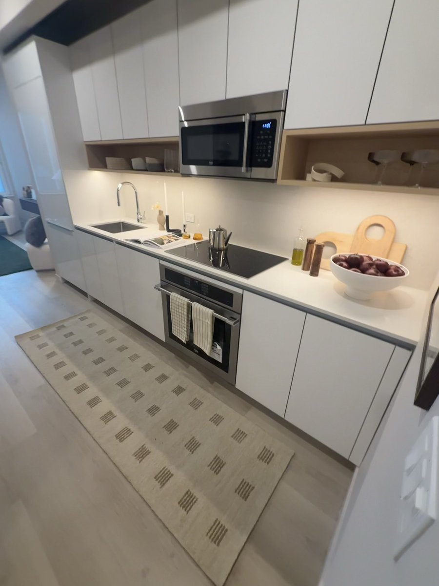 andrewyuannyc's tweet image. I toured 25 water street this week.
Co-GP GFP and rockwood. Started construction in Dec 22, 25months, they will start leasing in the coming month.

The basis is unknown but they paid transfer tax base on face value of the building.
Hard cost around 300-35O per sqft, soft cost…