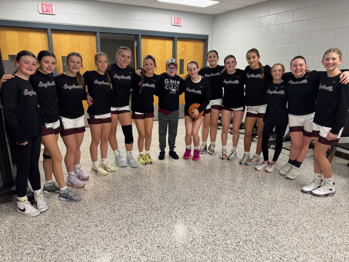 The Lady Eagles win by 10 to advance to the TMSAA Sectional Tournament! We had a special guest give the team a pregame hype speech. Thank you Salem Snyder! 💪🏀🦅

We will be back in action on Monday at 5:00pm at Lincoln County High School. #surviveandadvance