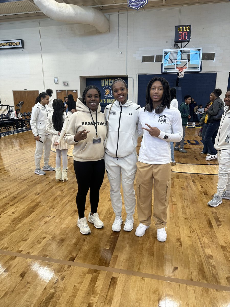 Zaniya Blackmon (@zaniyab1) on Twitter photo Thank you for having me in Greensboro today for the underclassmen visit Beyond Blessed!🙏🏾 <a href="/Callme_coachA/">A. Miller</a> <a href="/Abbyvampatella/">Abby Vampatella</a> <a href="/uncgwbb/">UNCG WBB</a> <a href="/CghrMedia/">CGHRMedia</a> <a href="/PGH_SCarolina/">Prep Girls Hoops South Carolina</a> Thank you for having me in Greensboro today for the underclassmen visit Beyond Blessed!🙏🏾 <a href="/Callme_coachA/">A. Miller</a> <a href="/Abbyvampatella/">Abby Vampatella</a> <a href="/uncgwbb/">UNCG WBB</a> <a href="/CghrMedia/">CGHRMedia</a> <a href="/PGH_SCarolina/">Prep Girls Hoops South Carolina</a>