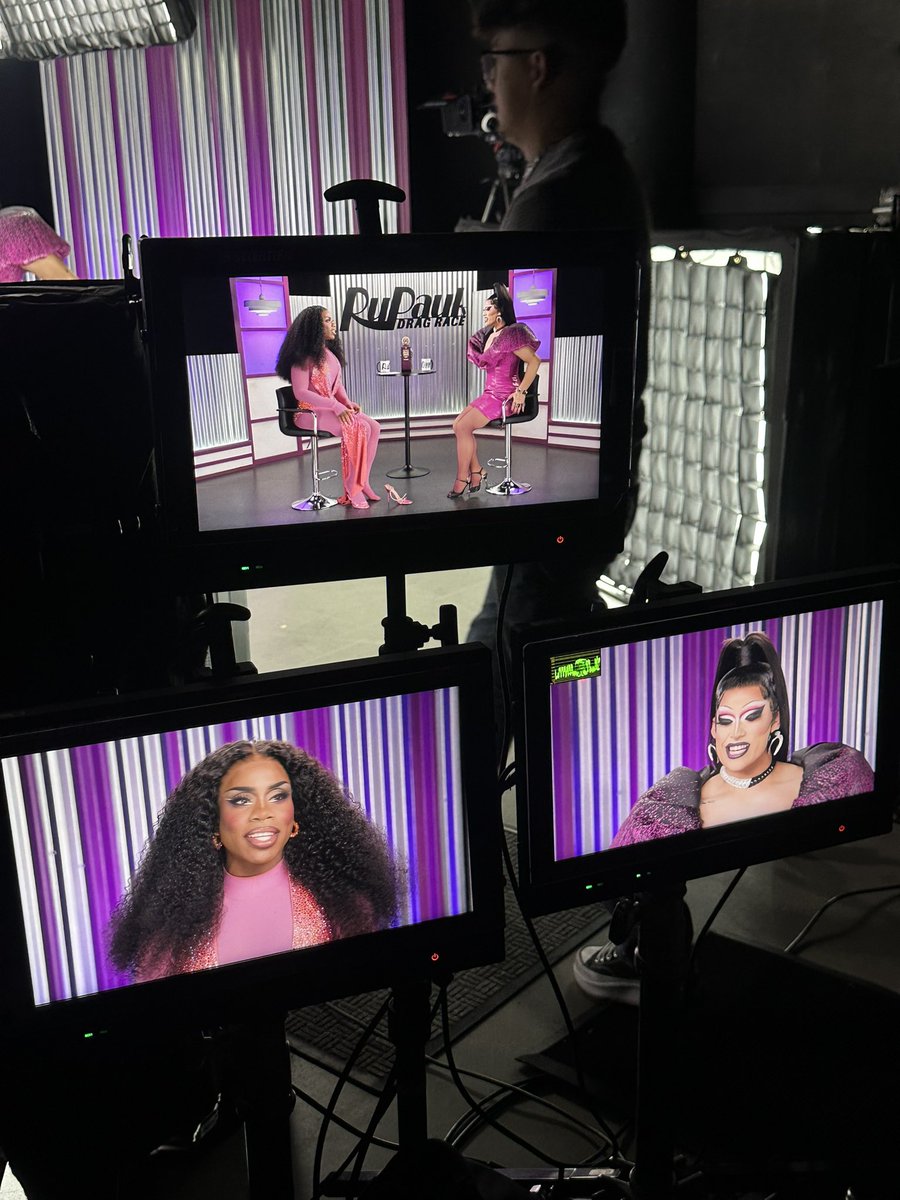 SalinaEstitties's tweet image. 🐷 a @monetxchange qui qui henny
A new @RuPaulsDragRace #PitStop 

youtu.be/vbsfro4YJeQ?si…