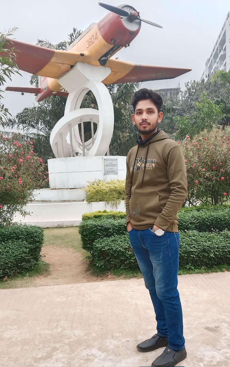 আমি ও চলে‌ যাচ্ছি ,✈️
